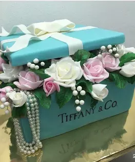 Торт Коробочка Tiffany с цветами