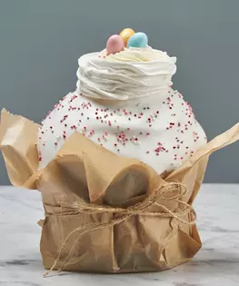 Кулич с гнездом из меренги